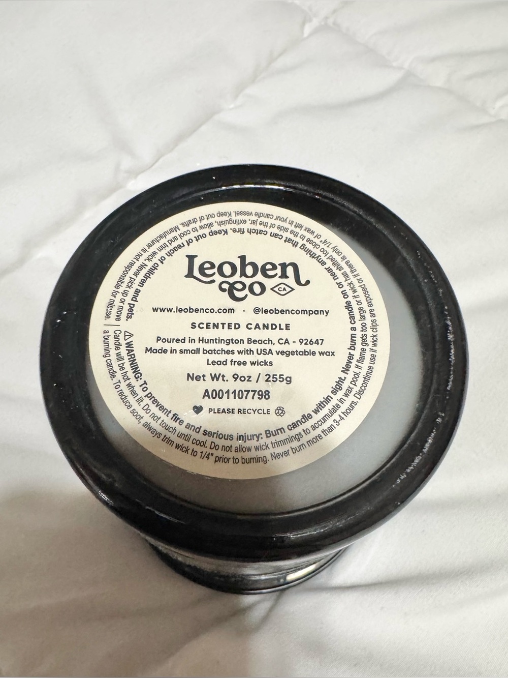 *FREE w/ purchase! Amber & Bergamot Manly Scented Candle Unused - Picture 4 of 4
